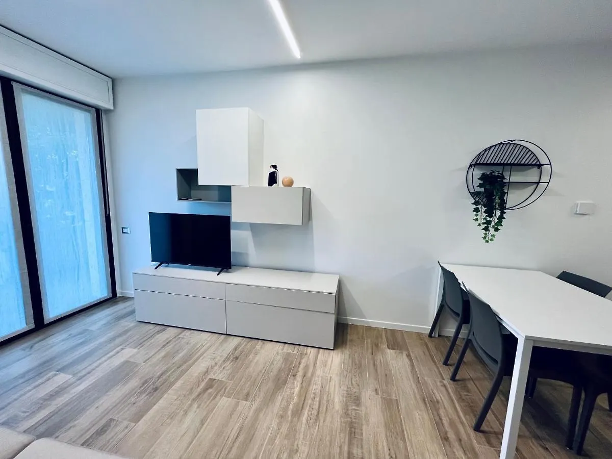 Kristall Lago Residence Desenzano del Garda 2*,  Italie