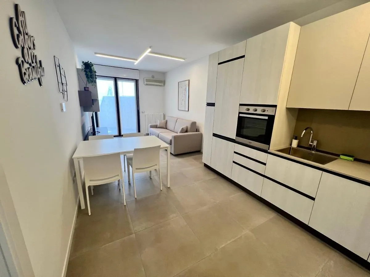 Kristall Lago Residence Desenzano del Garda 2*,