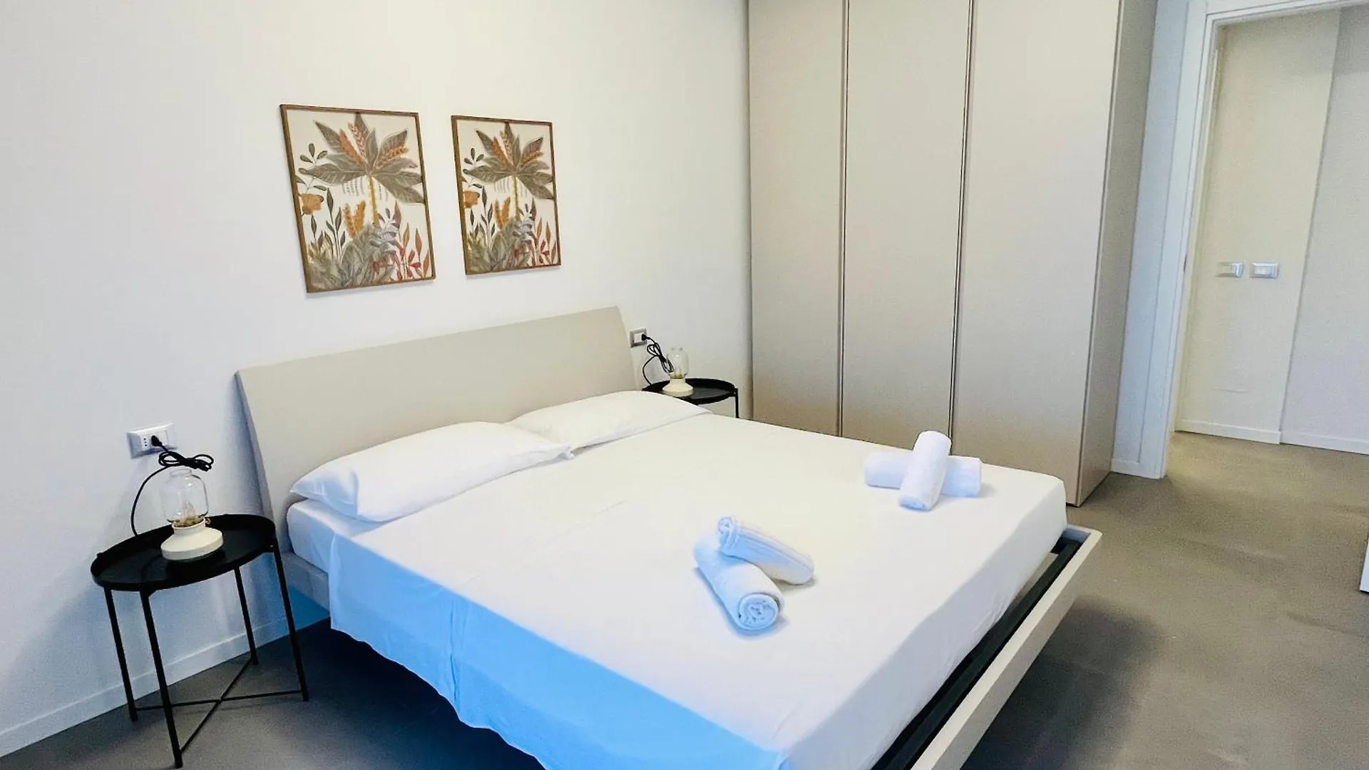 ** Apartahotel Kristall Lago Residence Desenzano del Garda Italia