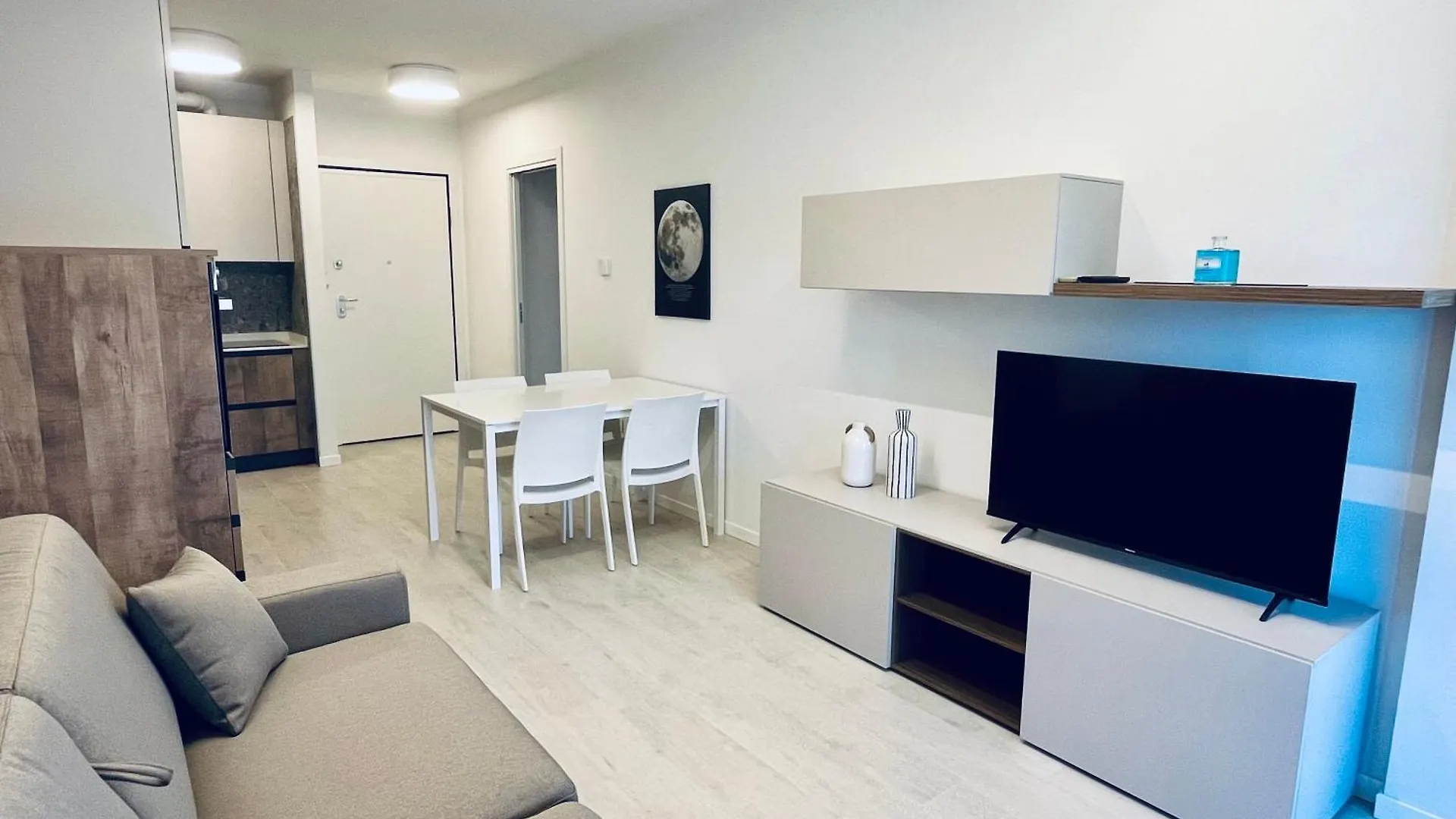 Kristall Lago Residence Desenzano del Garda 2*,  Italia
